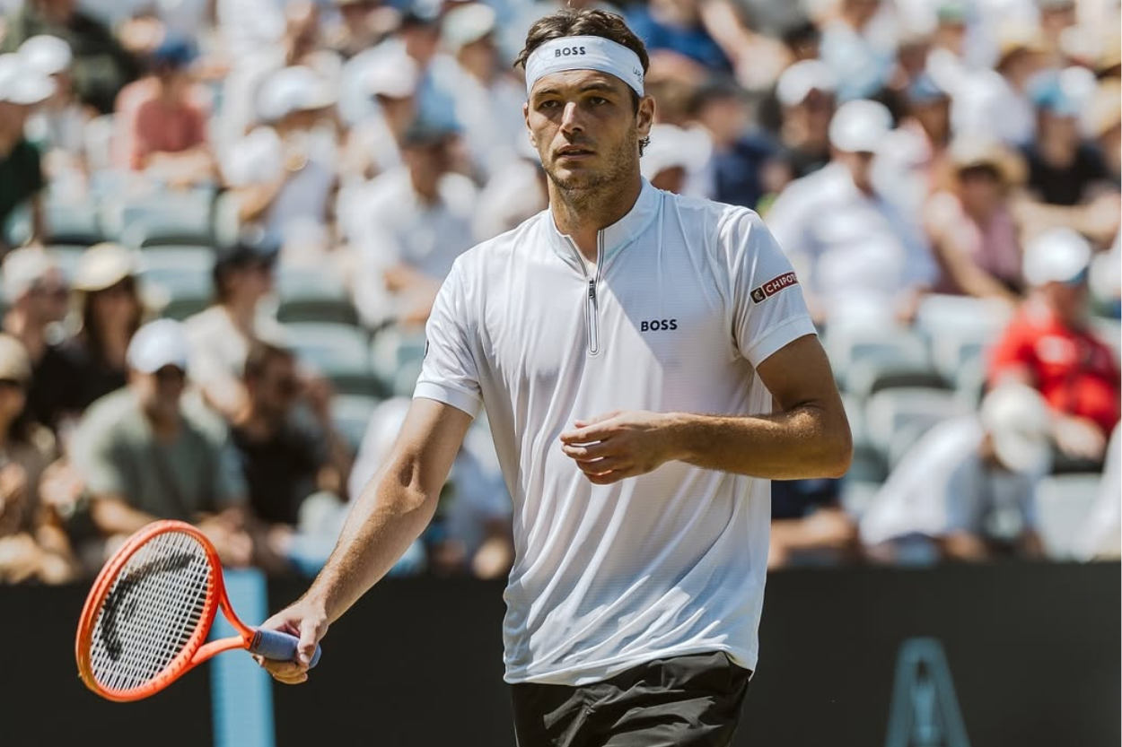 Taylor Fritz, adversário de João Fonseca, em ação em Stuttgart