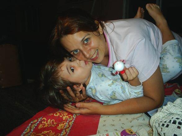 "Eu não sabia o que era ser mãe de uma criança LGBT e, por várias vezes, tentei impedi-lo de fazer ‘coisas de menina’", lembra Soraya Ottoni, mãe de Alessandro, hoje com 22 anos