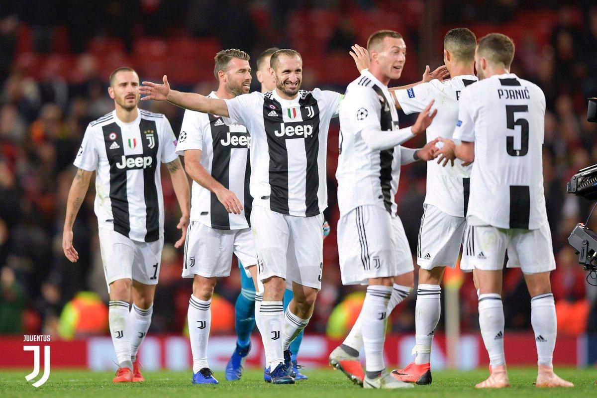 No reencontro de Ronaldo com o Manchester, Juventus vence e dispara
