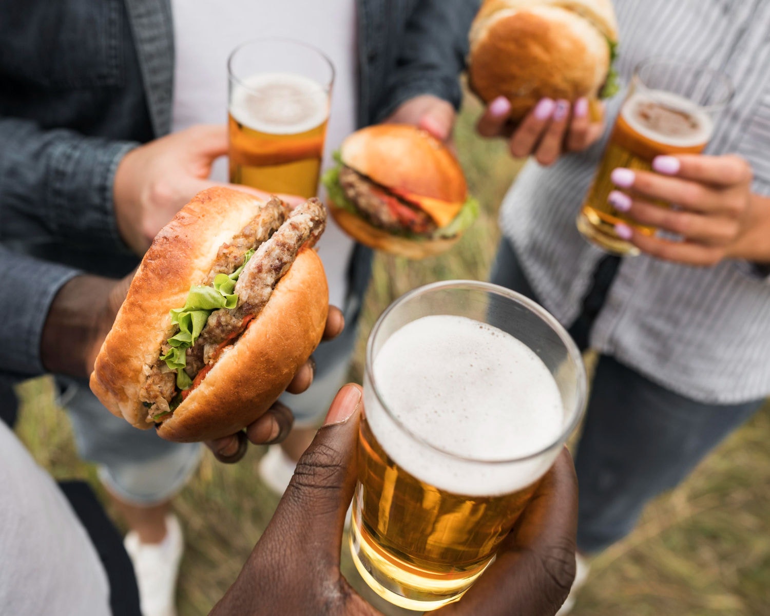Alimentos altos em substâncias artificiais, como gordura hidrogenada, aromatizantes e açúcar prejudicam a saúde 