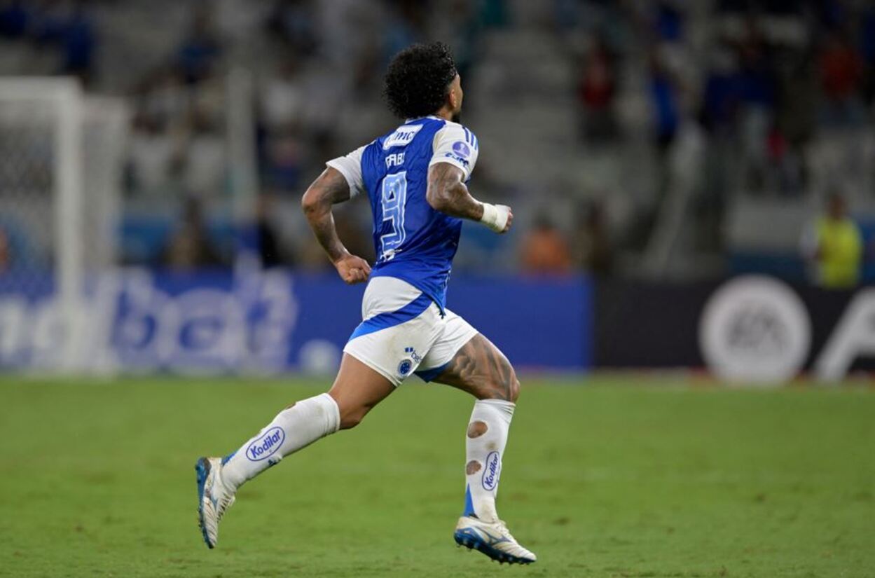 Gabi é o artilheiro do time na temporada, mas está sendo reserva