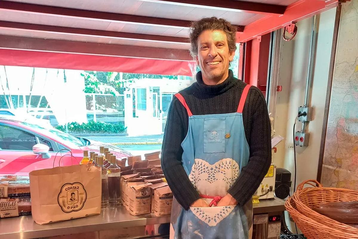 Milhem Cortaz transforma garagem de casa em padaria artesanal