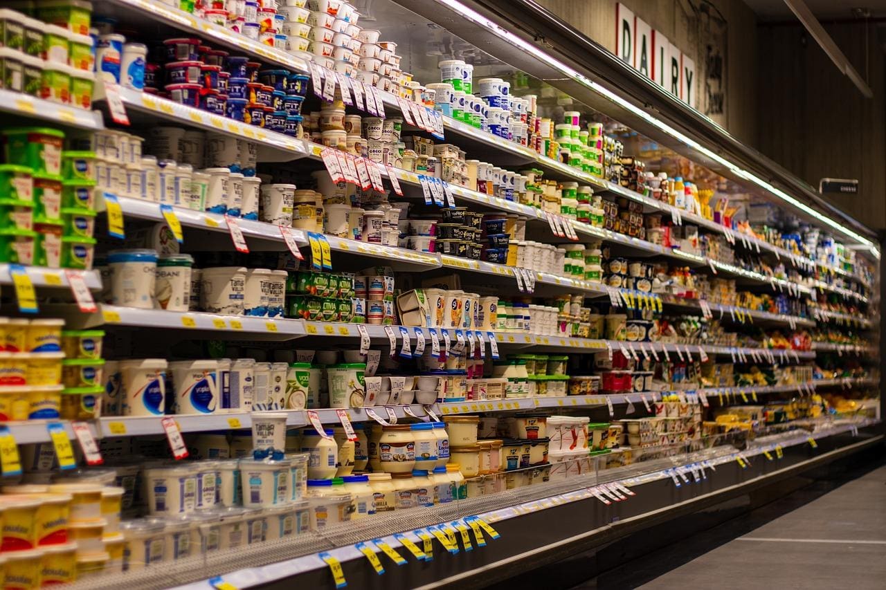 Empresas têm tido dificuldade de atrair jovens para trabalhar em supermercados 