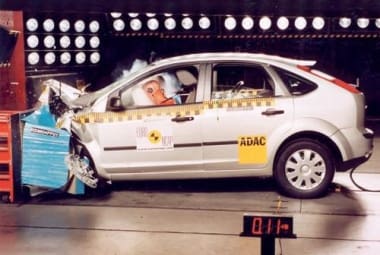 Efeito Função do airbag é de evitar traumas fatais, mas o acionamento dele pode causar ferimentos