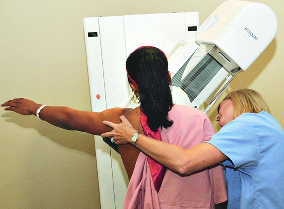 Mamografia ajuda a detectar câncer de mama de forma precoce