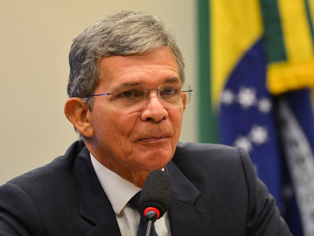 Silva e Luna é general e atualmente é presidente de Itaipu