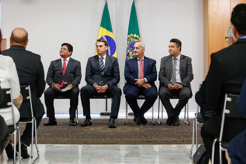 Bolsonaro recebe os pastores Gilmar Santos e Arilton Moura em evento no Palácio do Planalto