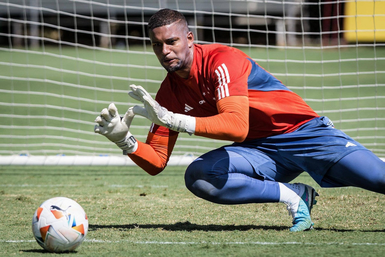 Anderson conquistou a vaga de goleiro titular, pelo menos momentaneamente