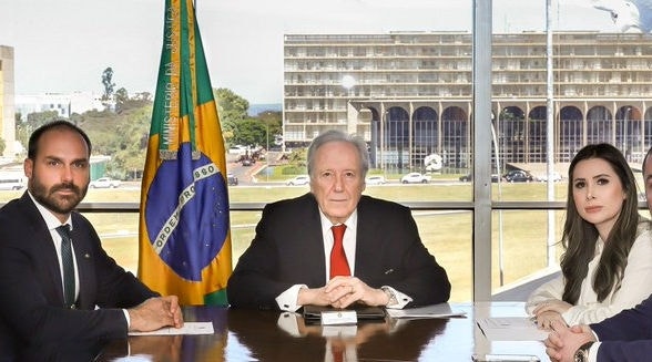 O ministro da Justiça, Ricardo Lewandowski, em audiência com os deputados federais do PL Eduardo Bolsonaro (SP), Caroline de Toni (SC) e Paulo Bilynskyj (SP), em Brasília 