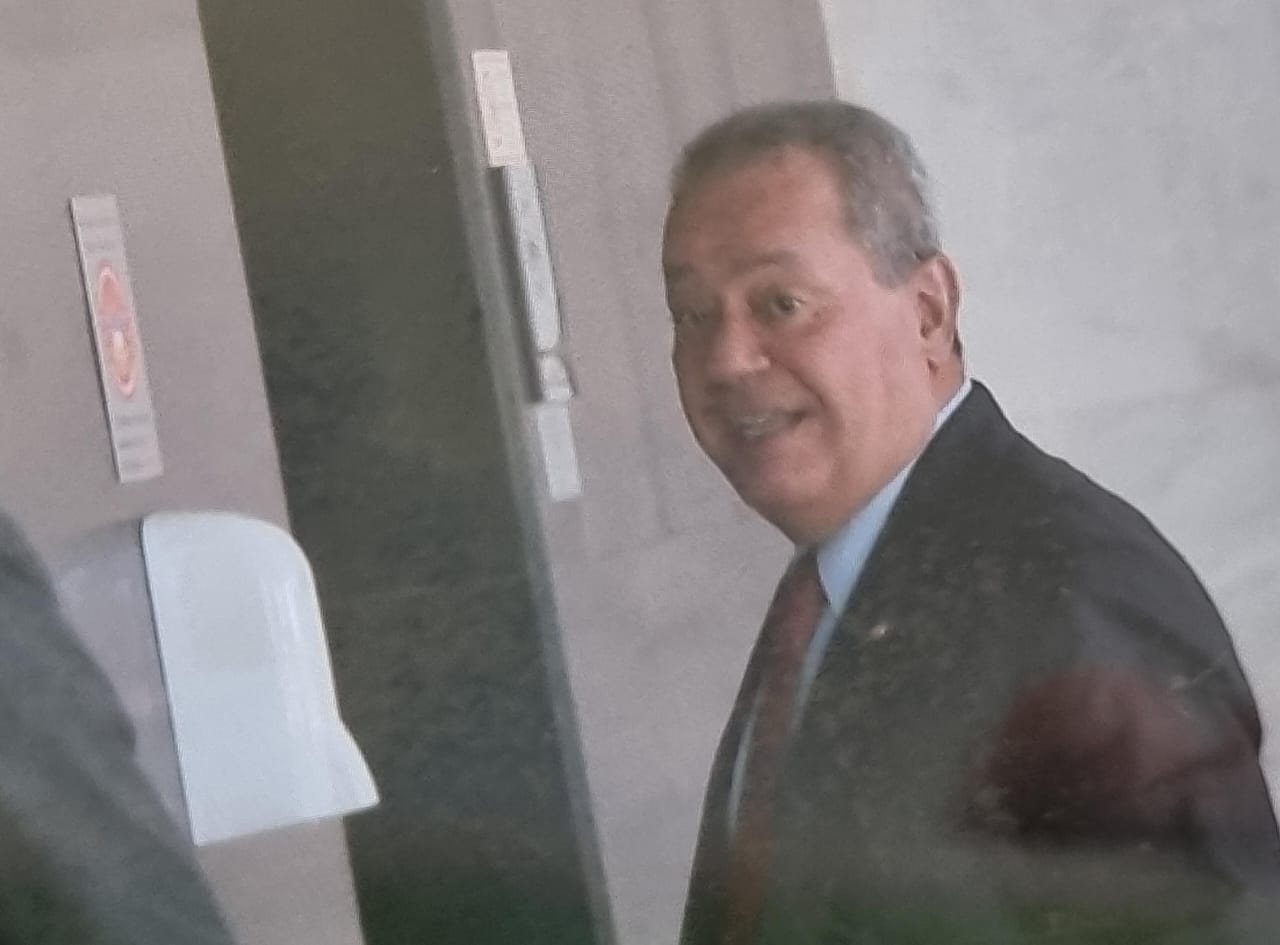 Presidente da CNI, Ricardo Alban, ao chegar no Palácio do Planalto para encontro com Lula