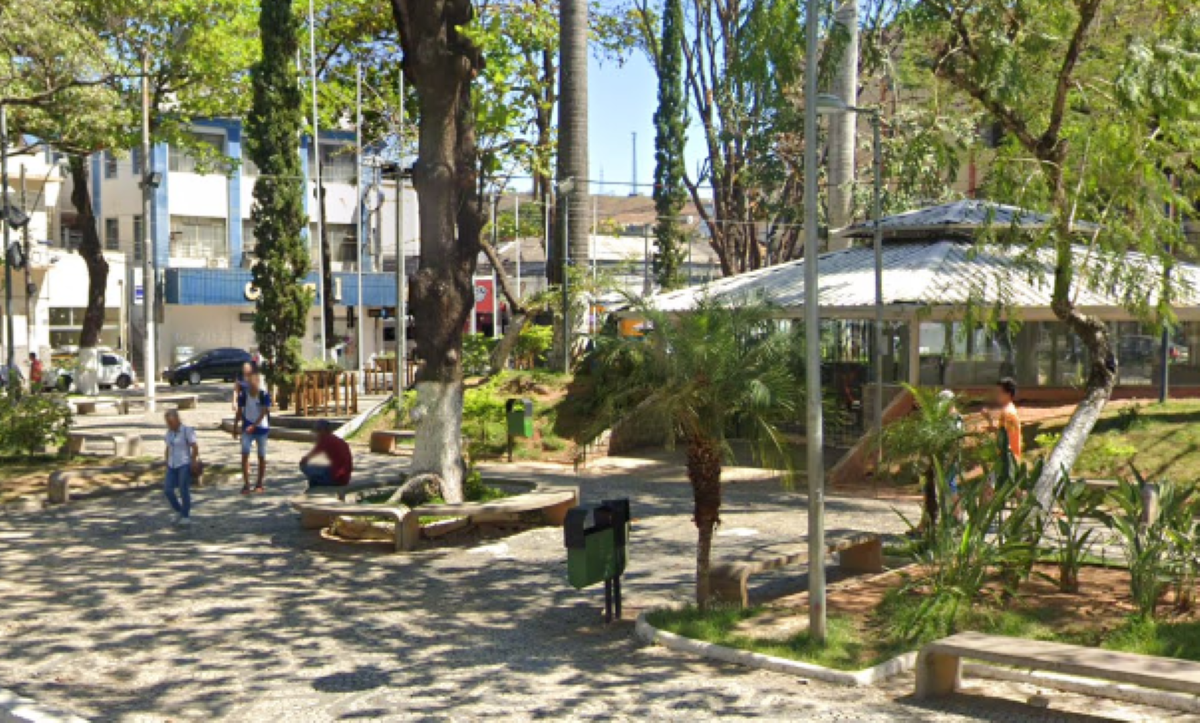 Confusão ocorreu na Praça Tiradentes, cartão-postal da cidade de Teófilo Otoni  