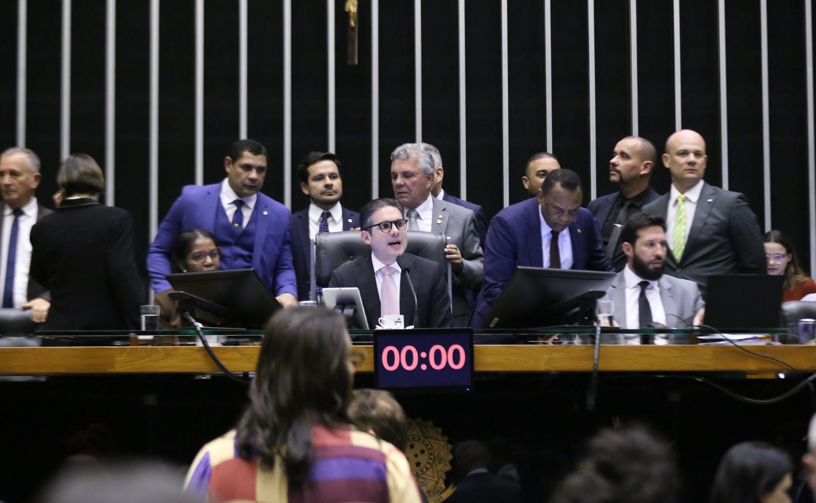 Deputados votaram regime de urgência para o Projeto de Lei Complementar (PLP) em sessão nesta terça-feira (8)