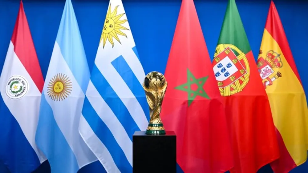Bandeiras dos países-sedes da Copa de 2030