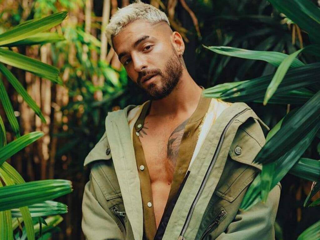 De cueca, Maluma sensualiza e empolga fãs na web: “Gostoso”