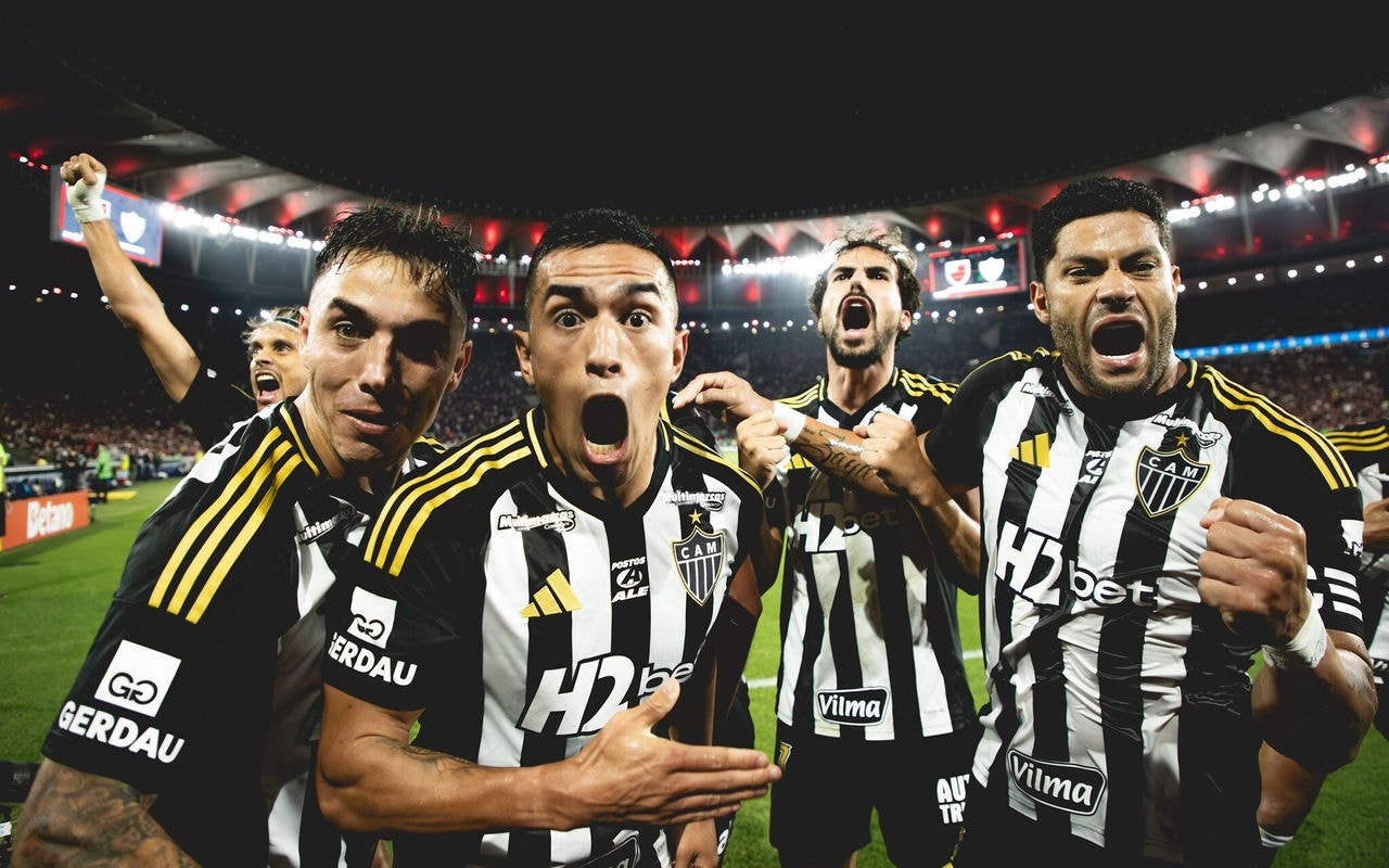 Jogadores do Galo comemoram gol da vitória no Rio
