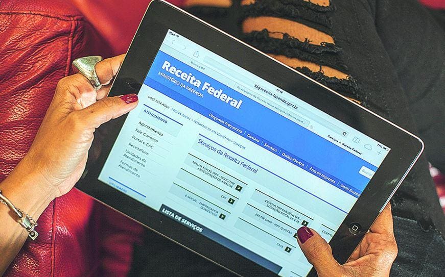Leilão da Receita Federal reúne carros, brinquedos e equipamentos audiovisuais