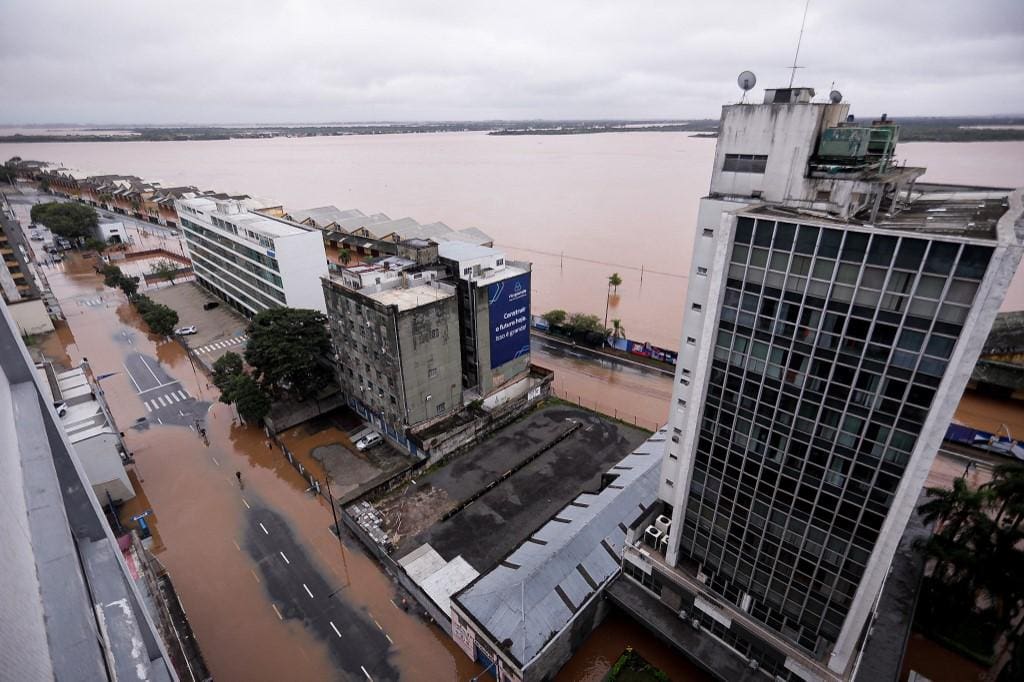 Obras de adaptação devem buscar evitar desastres climáticos, como o que aconteceu em Porto Alegre em 2024