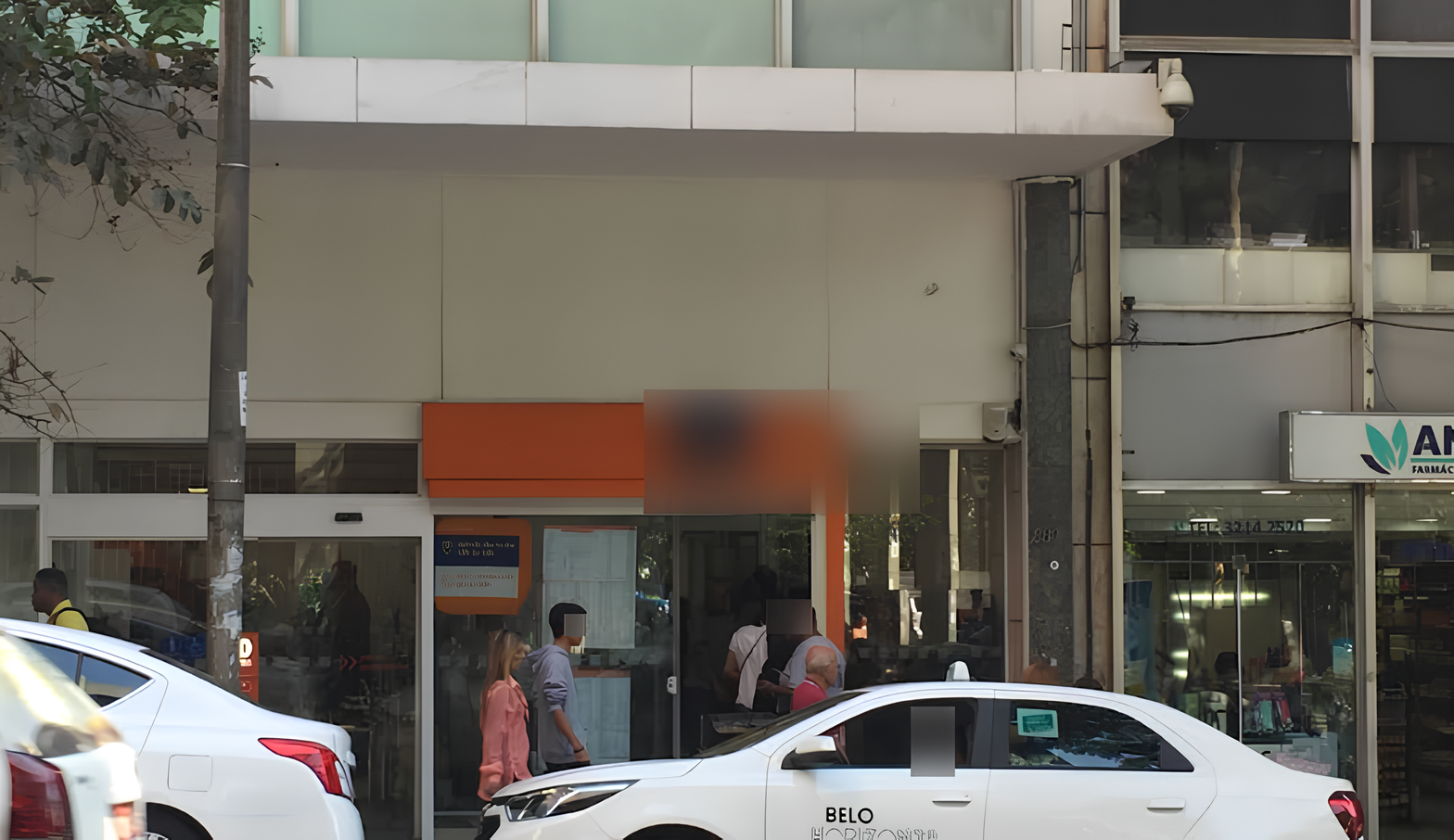  Quatro agências bancárias foram depredadas