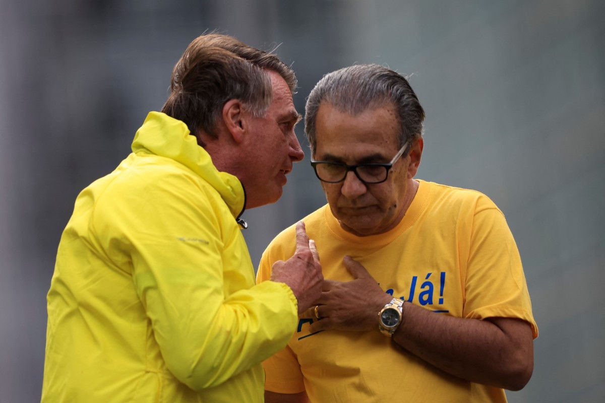 Jair Bolsonaro e Silas Malafaia em ato na Avenida Paulista, em 6 de abril de 2025