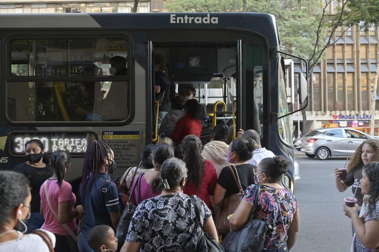 Imposto é alto, mas transporte público é ruim 