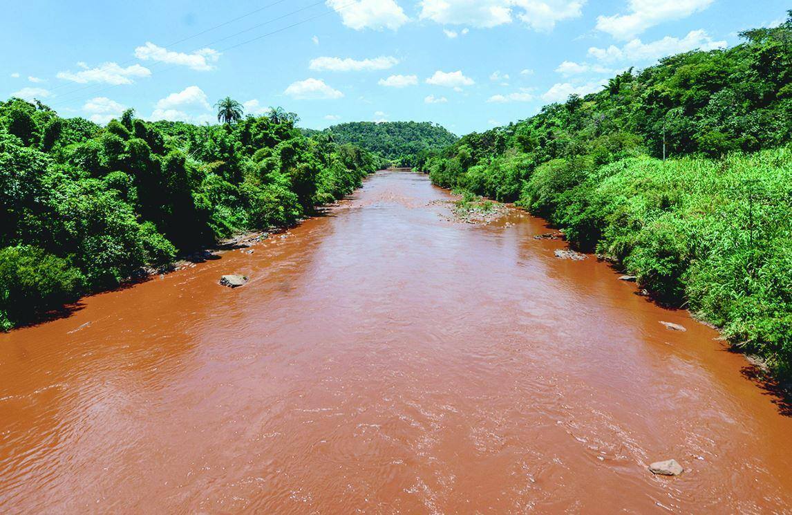 Rio Paraopeba foi afetado por rejeitos de minério da barragem da Vale 