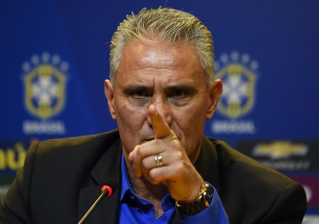 Tite defendeu Neymar de críticas e afirmou que jogador é maduro e inteligente