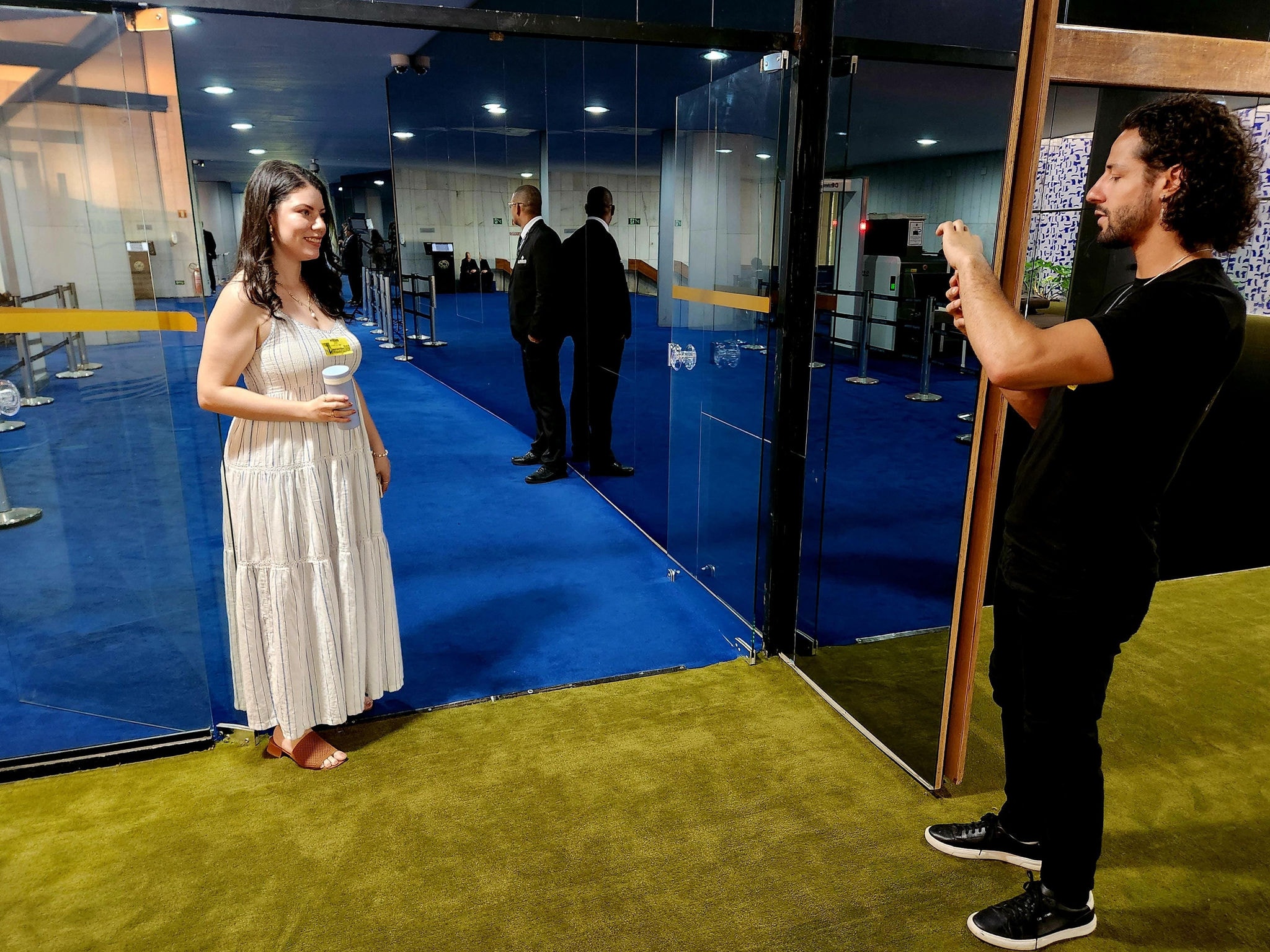 Amanda Lopes de Souza e o irmão Marcos em visita ao Congresso Nacional