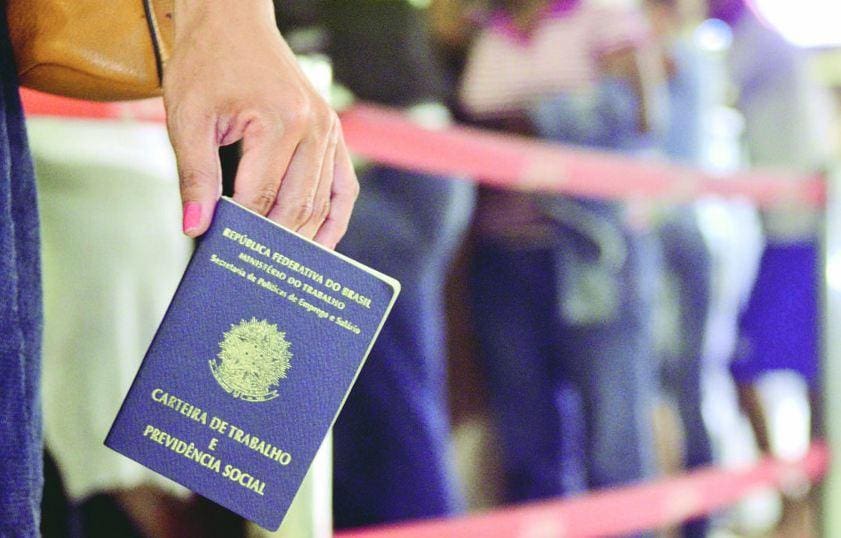 No Estado, 114634 trabalhadores foram contratados no último mês