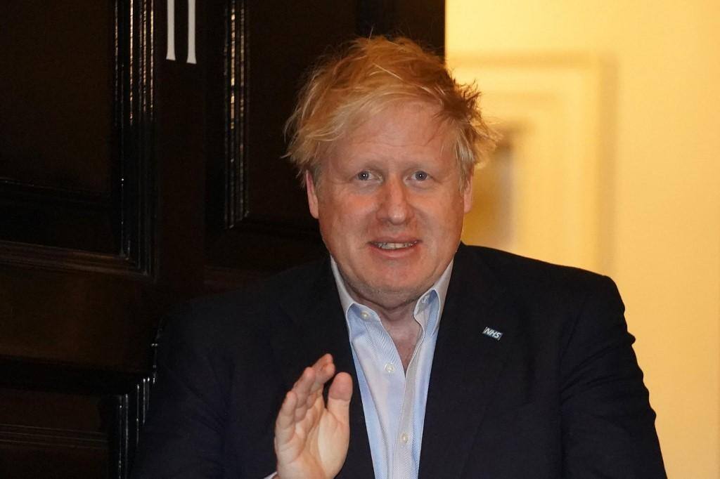 Boris Johnson recebe alta da UTI