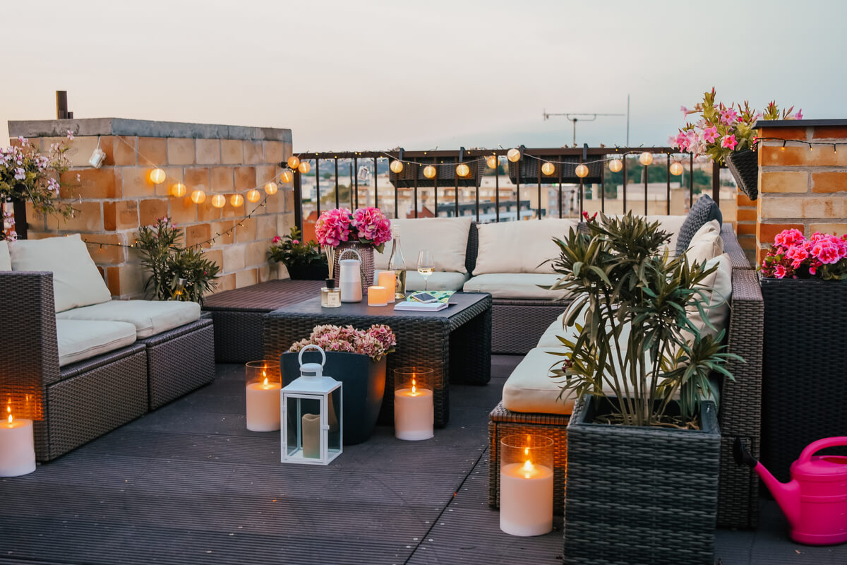 A decoração ajuda a deixar a varanda ou o terraço mais aconchegante