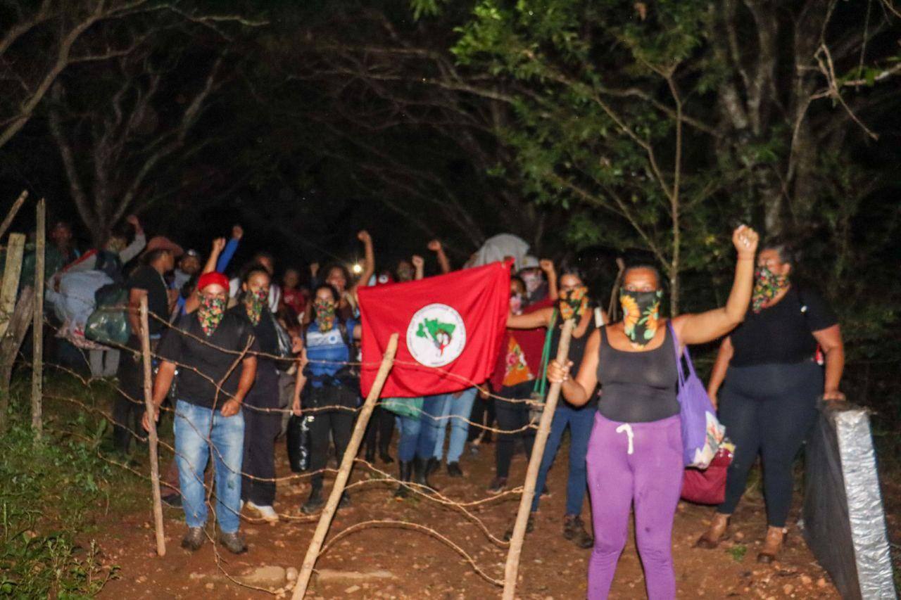 Fazenda na Grande BH é ocupada por MST durante a madrugada