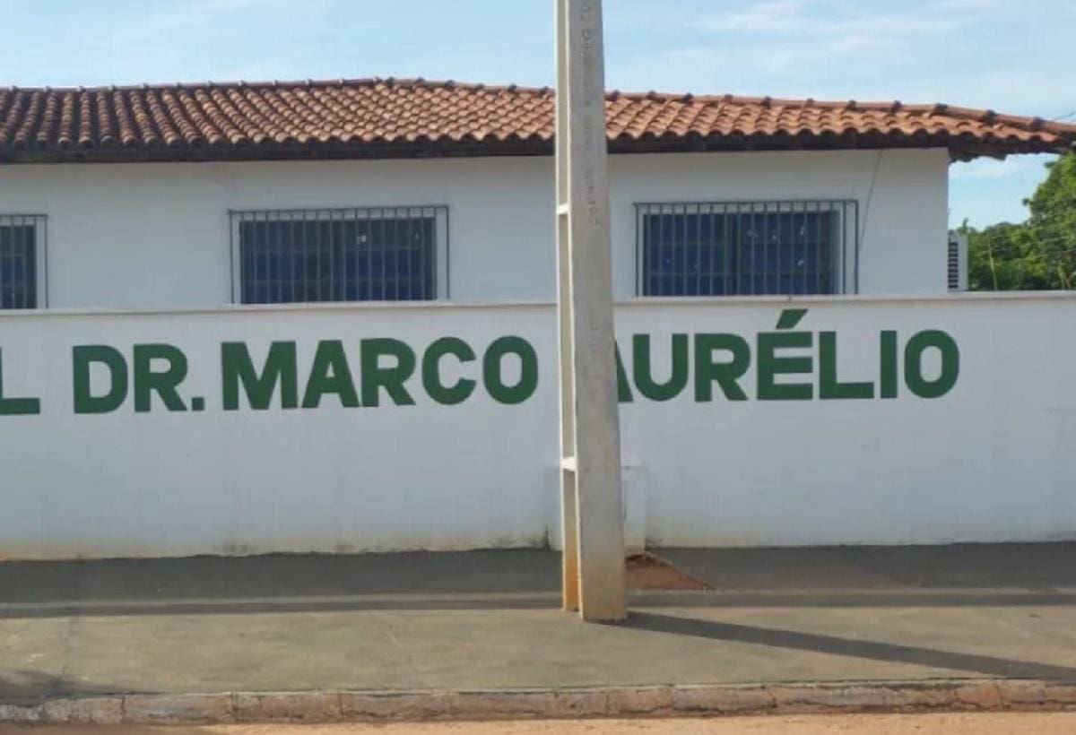 Fachada do Colégio Estadual Doutor Marco Aurélio, em  Santa Tereza de Goiás, onde ocorreu o ataque