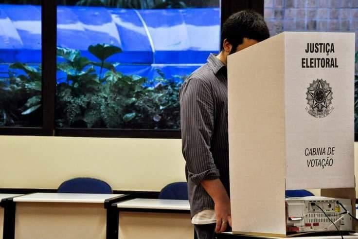 Nas eleições municipais de 2024, o eleitor irá escolher candidatos para os cargos de prefeito e vereador - representados por um número individual