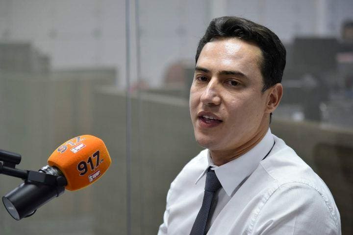 POLITICA - CONTAGEM - MINAS GERAIS - BRASIL - 9.4.2019 - Entrevista com o deputado estadual Douglas Melo do MDB durante o quadro Cafe com Politica do programa Super N Primeiras Noticias da Radio Super Noticia FM em Contagem MG.
Foto: Douglas Magno / O Tempo