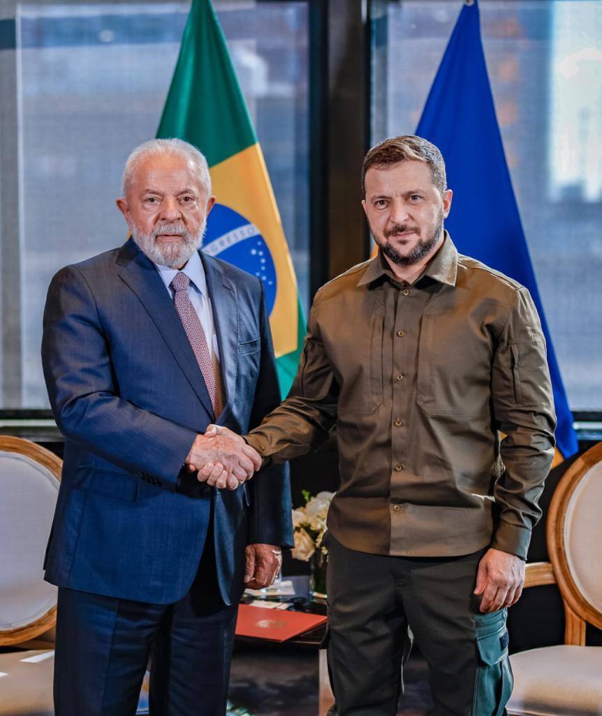 O presidente da República, Luiz Inácio Lula da Silva (PT), com o presidente da Ucrânia, Volodymyr Zelensky