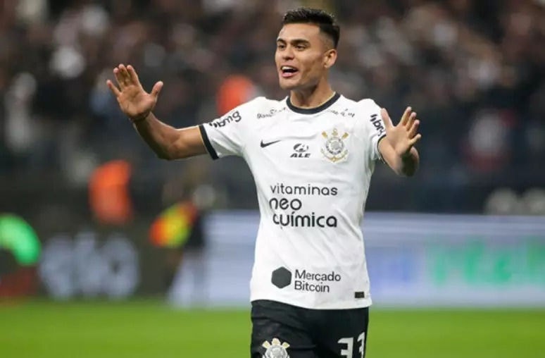 Volante Fausto Vera em ação pelo Corinthians nesta temporada