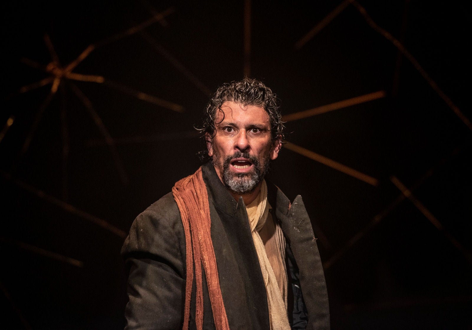 Milhem Cortaz volta ao teatro após 12 anos com personagem que consagrou Diogo Vilela 