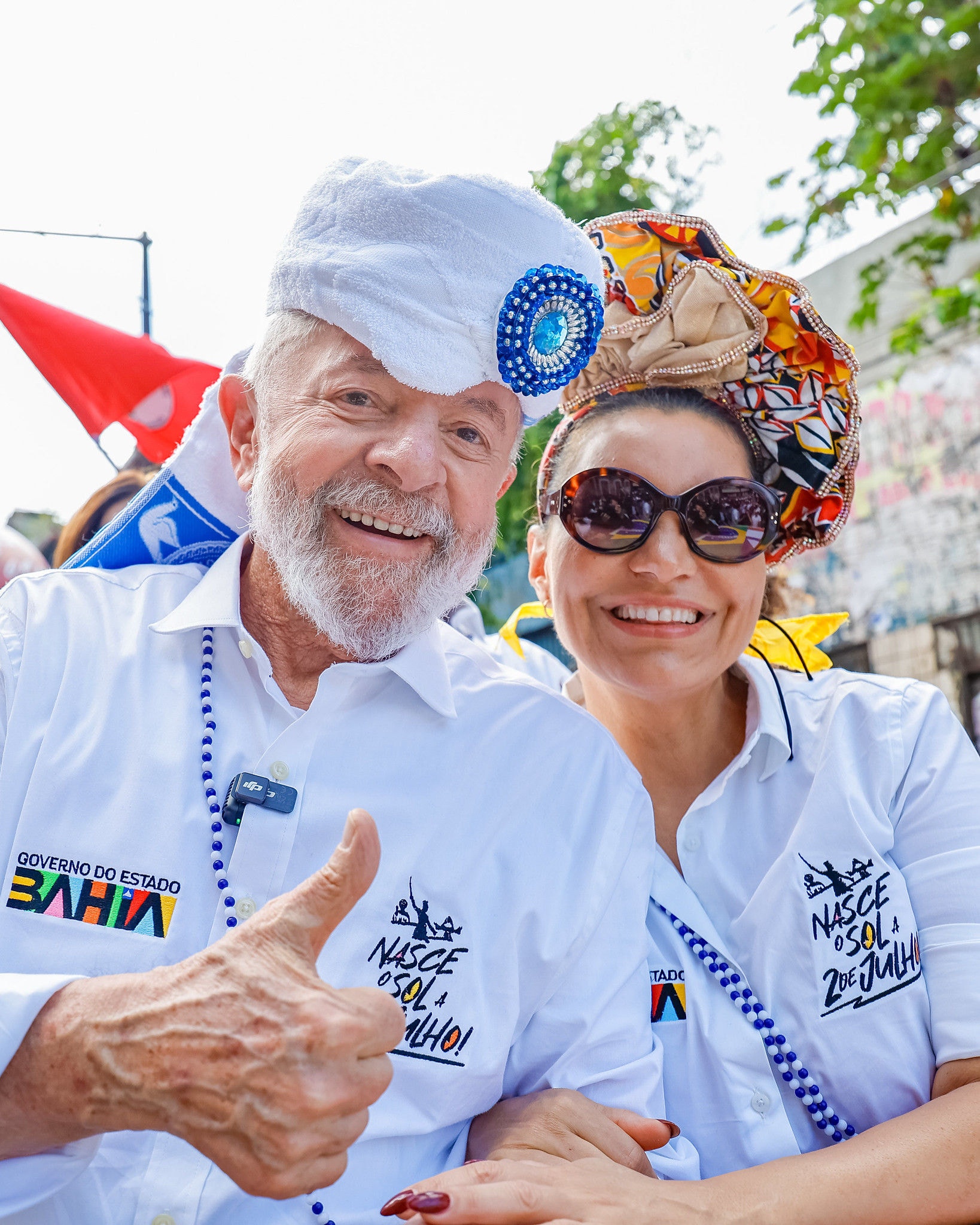 Presidente Lula e a primeira-dama Janja, em Salvador, na caminhada do 2 de julho