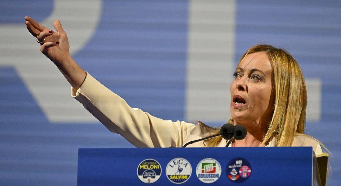 Candidata de extrema-direita Giorgia Meloni durante um comício conjunto dos partidos de direita da Itália