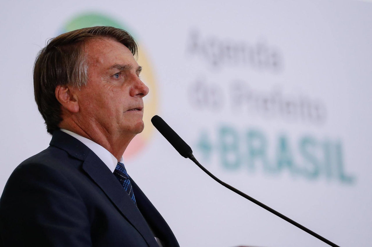 O presidente Jair Bolsonaro renovou concessões de TV da Globo, da Band e da Record por 15 anos
