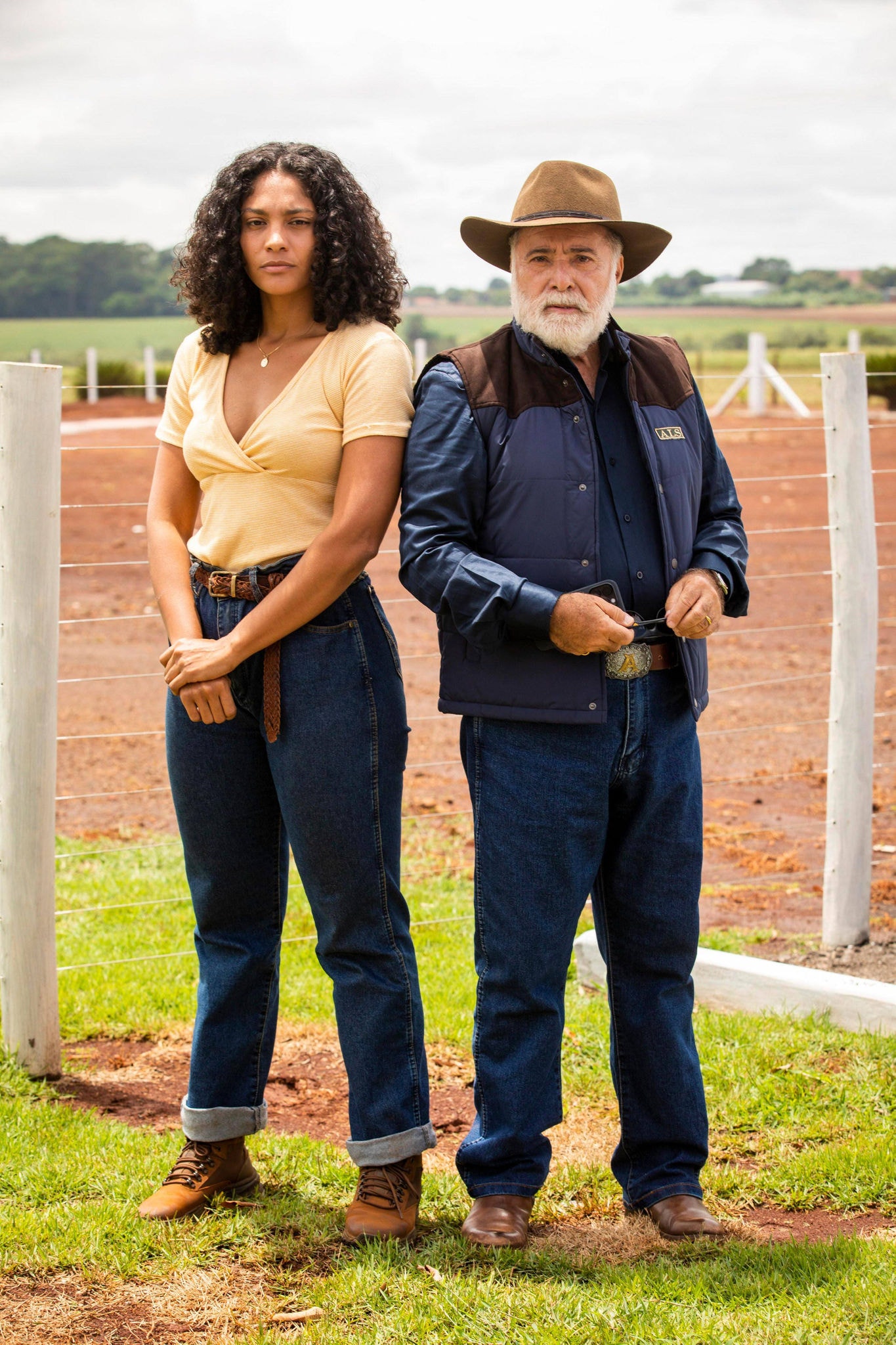 'Terra e Paixão': atualmente no ar, novela que traz Bárbara Reis e Tony Ramos no elenco também está no catálogo do site que a Globo tenta tirar do ar