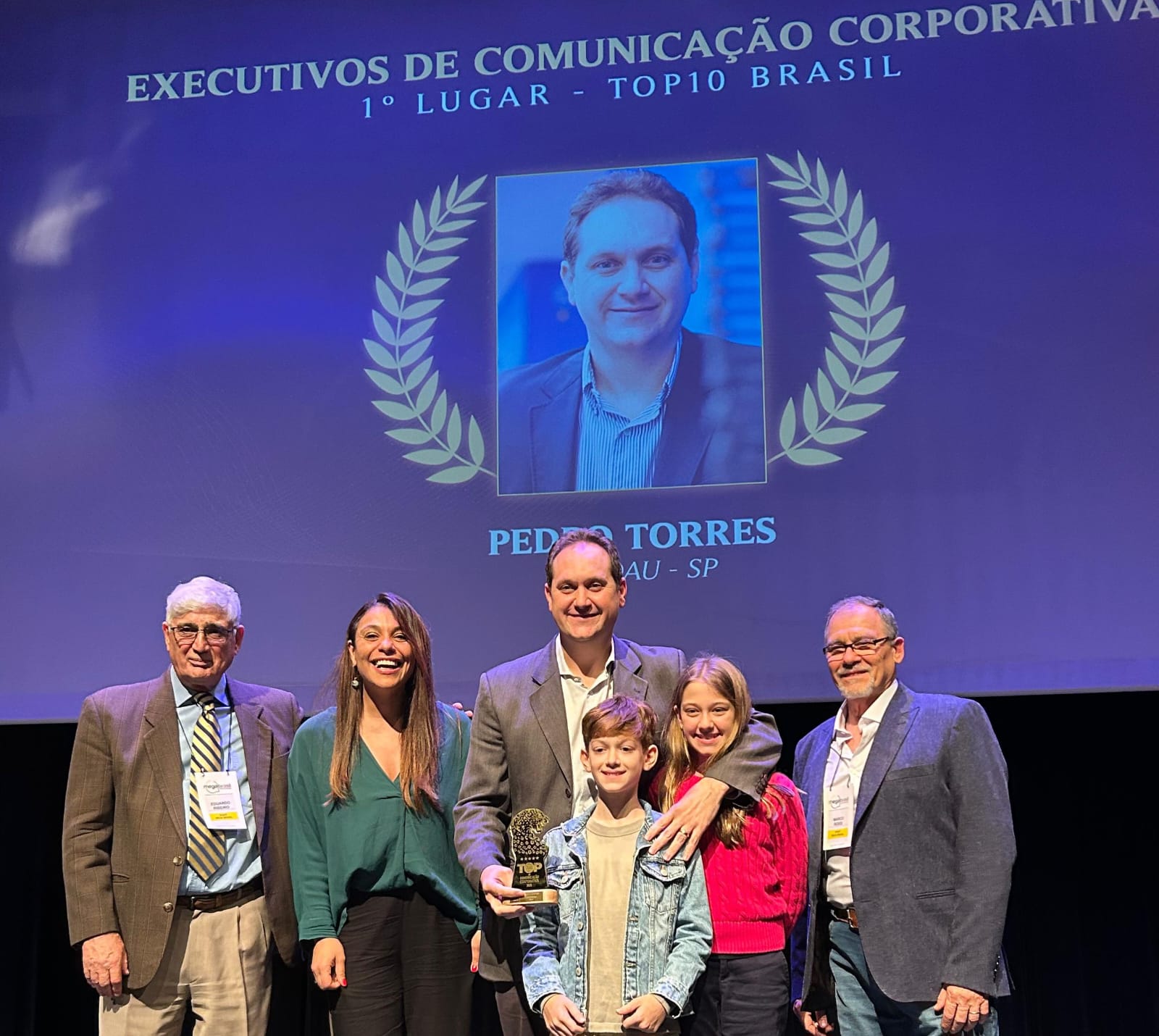 Pedro Torres comemorou com a família mais um prêmio recebido por sua atuação na Gerdau.