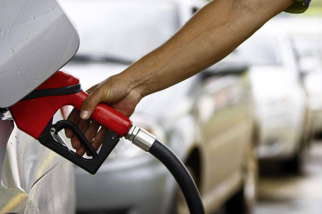 Aumento de 2,7% no preço da gasolina passa a vigorar nesta terça-feira (19)