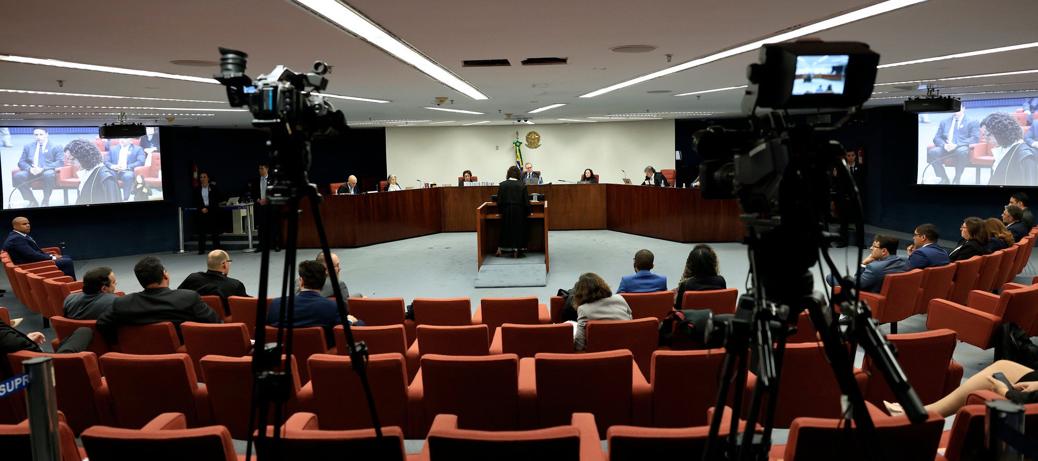Sessão da Primeira Turma do STF onde foram julgadas as denúncias da PGR contra os acusados do chamado "núcleo 4", responsáveis por divulgar informações falsas para convencer os comandantes das Forças Armadas a apoiarem um golpe de Estado no país