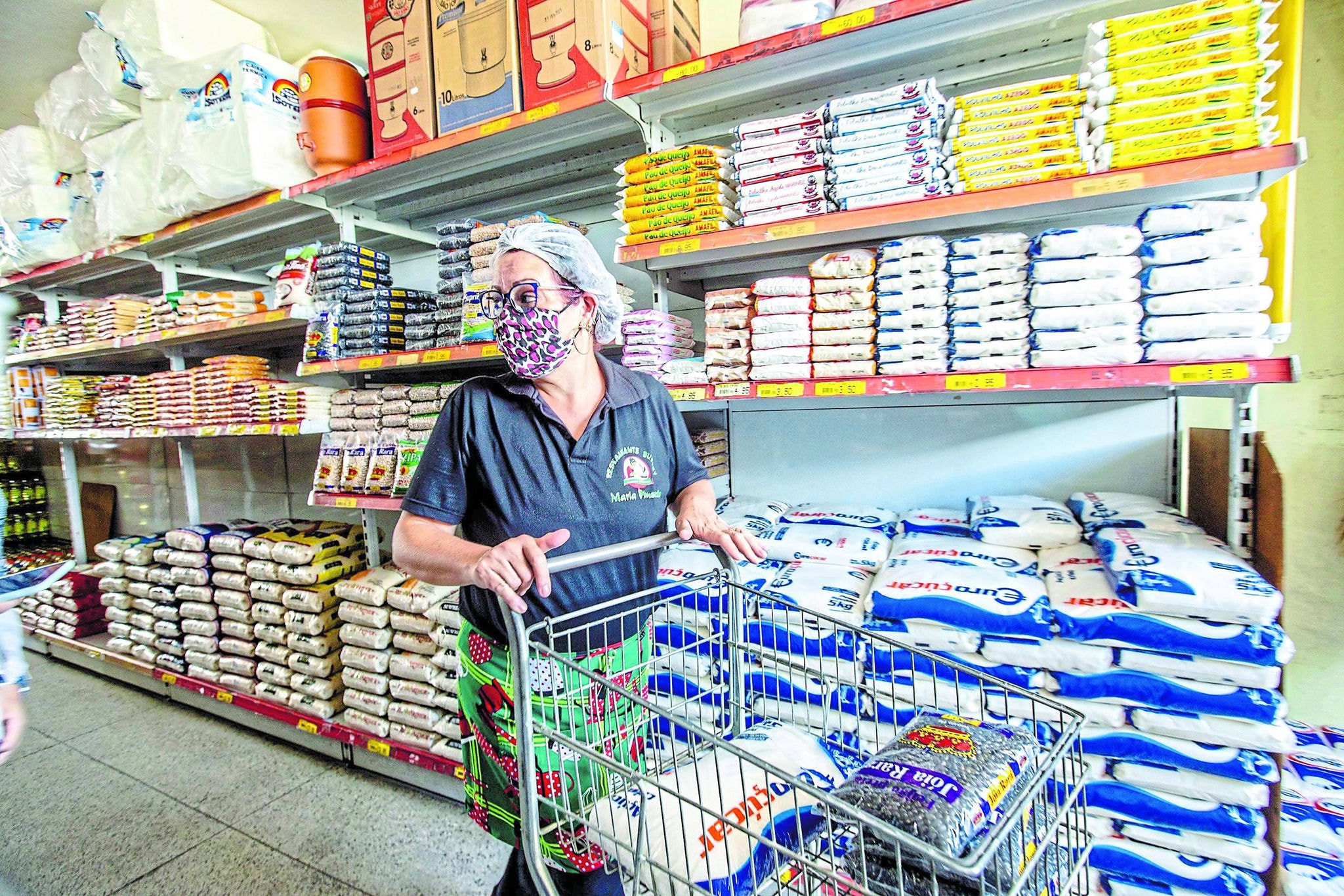 Só o essencial Leila Santo viu as despesas cresceram 40% e teve que reduzir o volume de compras