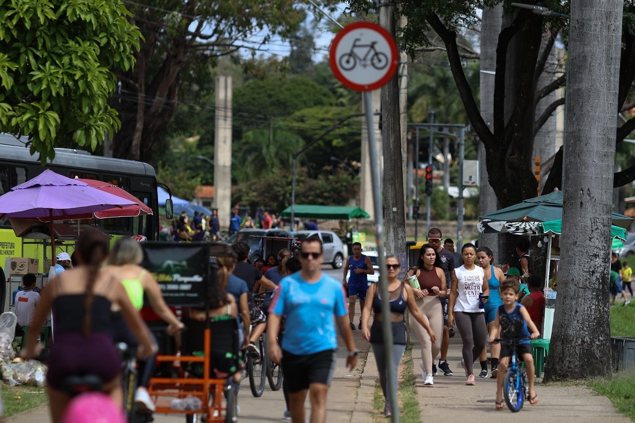Nesta quinta (1º), dia do Trabalhador, reportagem flagrou diversas situações perigosas na orla da lagoa
