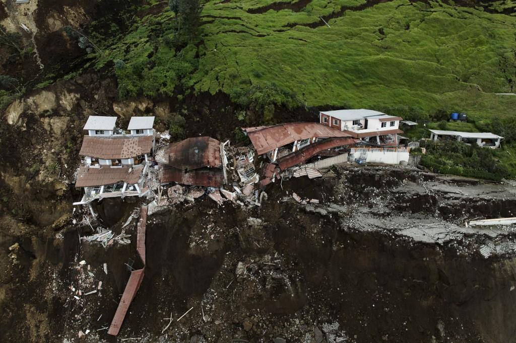 Deslizamento de terra no Equador causou dezenas de mortes