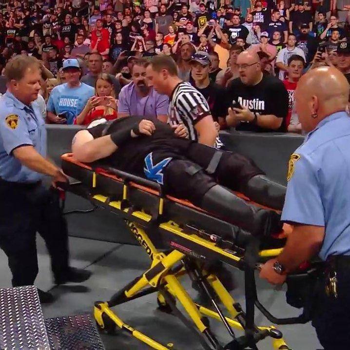 Logan Paul foi nocauteado em participação em evento de wrestling