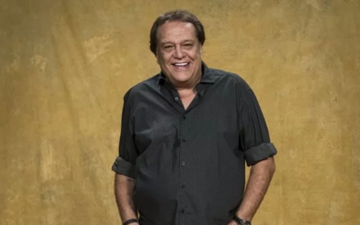 O ator e diretor Dennis Carvalho tem 75 anos