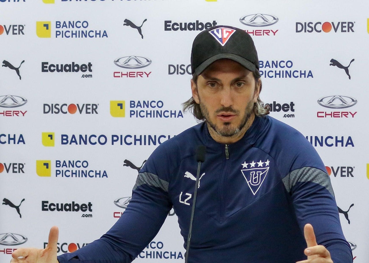 O técnico argentino Luis Zubeldía
